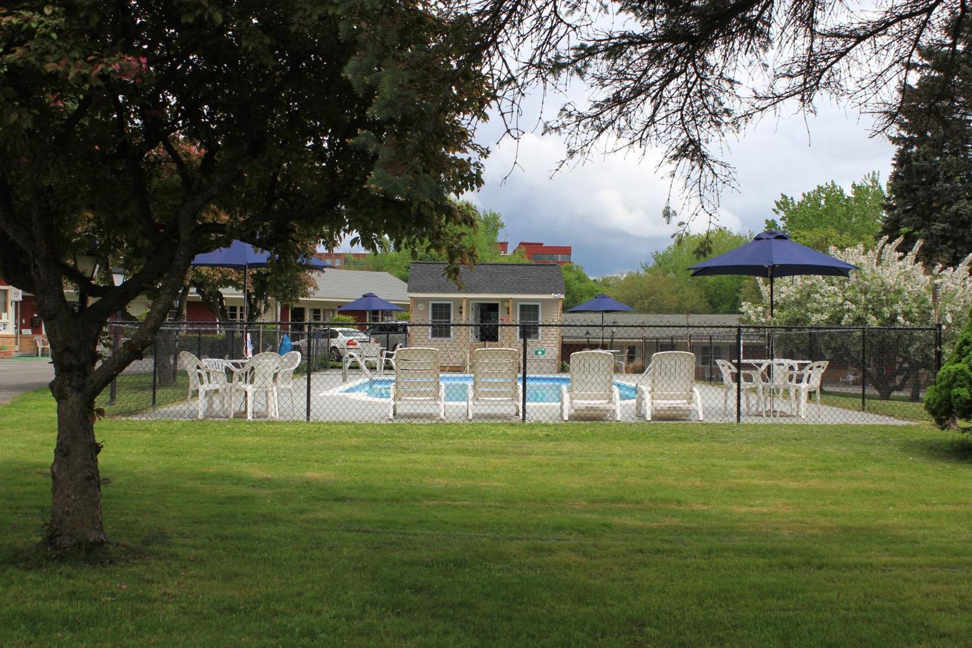 Berkshire Inn Питсфийлд Екстериор снимка