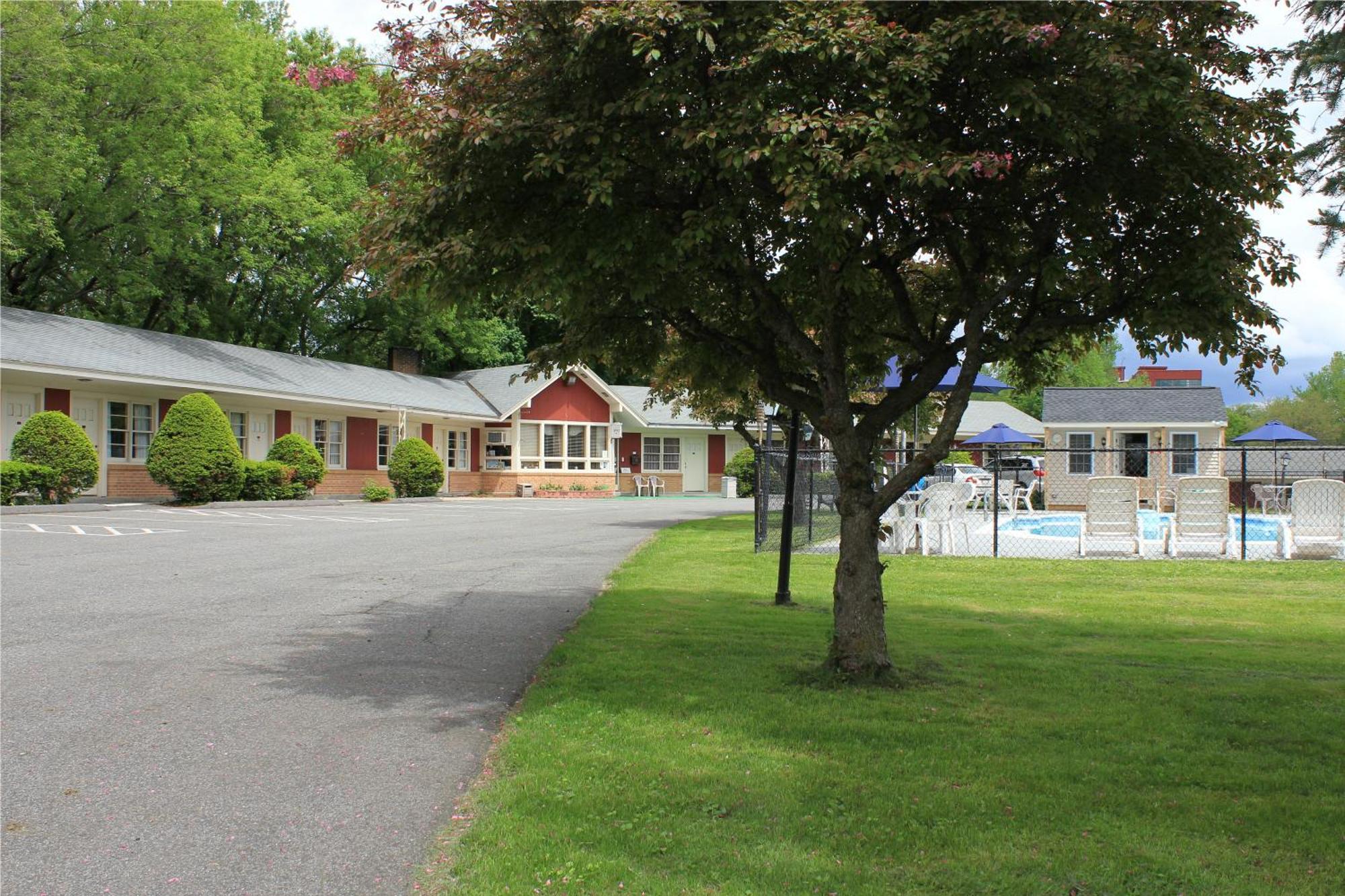 Berkshire Inn Питсфийлд Екстериор снимка