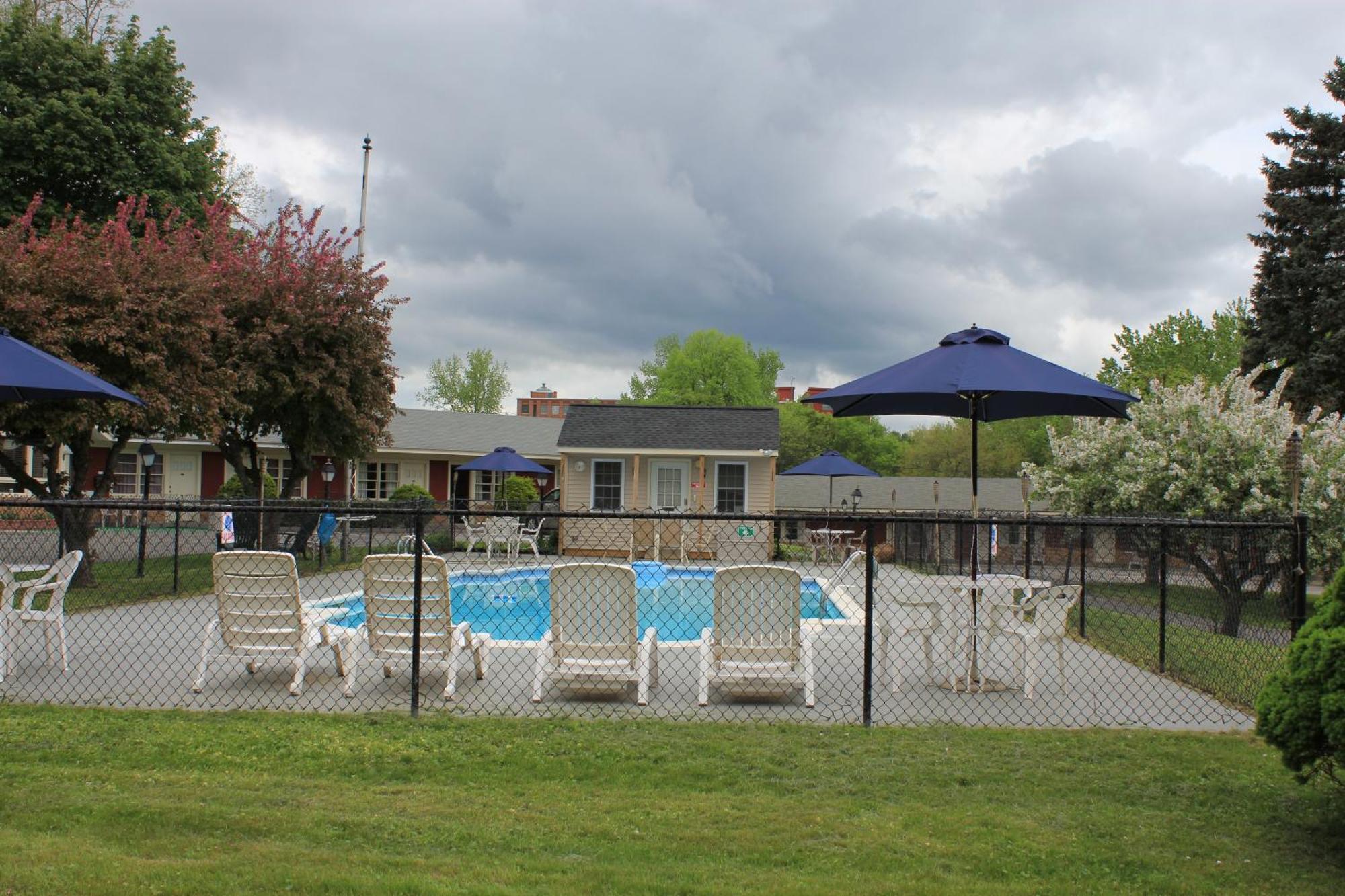 Berkshire Inn Питсфийлд Екстериор снимка