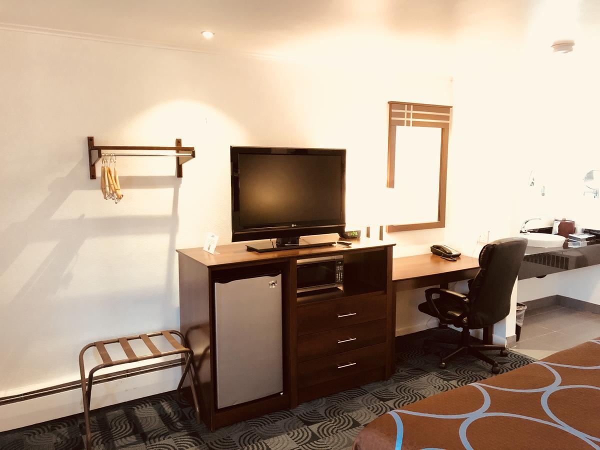 Berkshire Inn Питсфийлд Екстериор снимка
