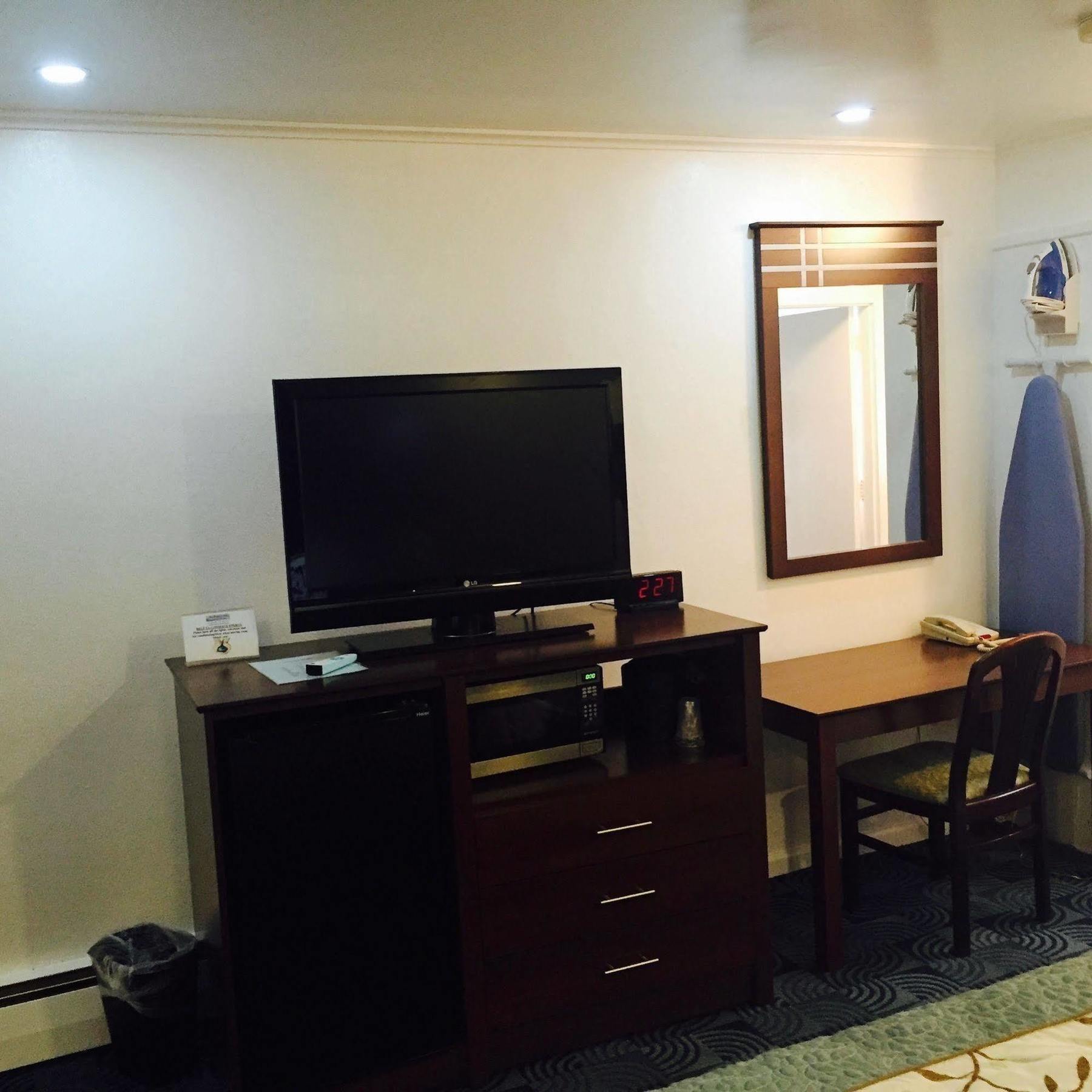 Berkshire Inn Питсфийлд Екстериор снимка