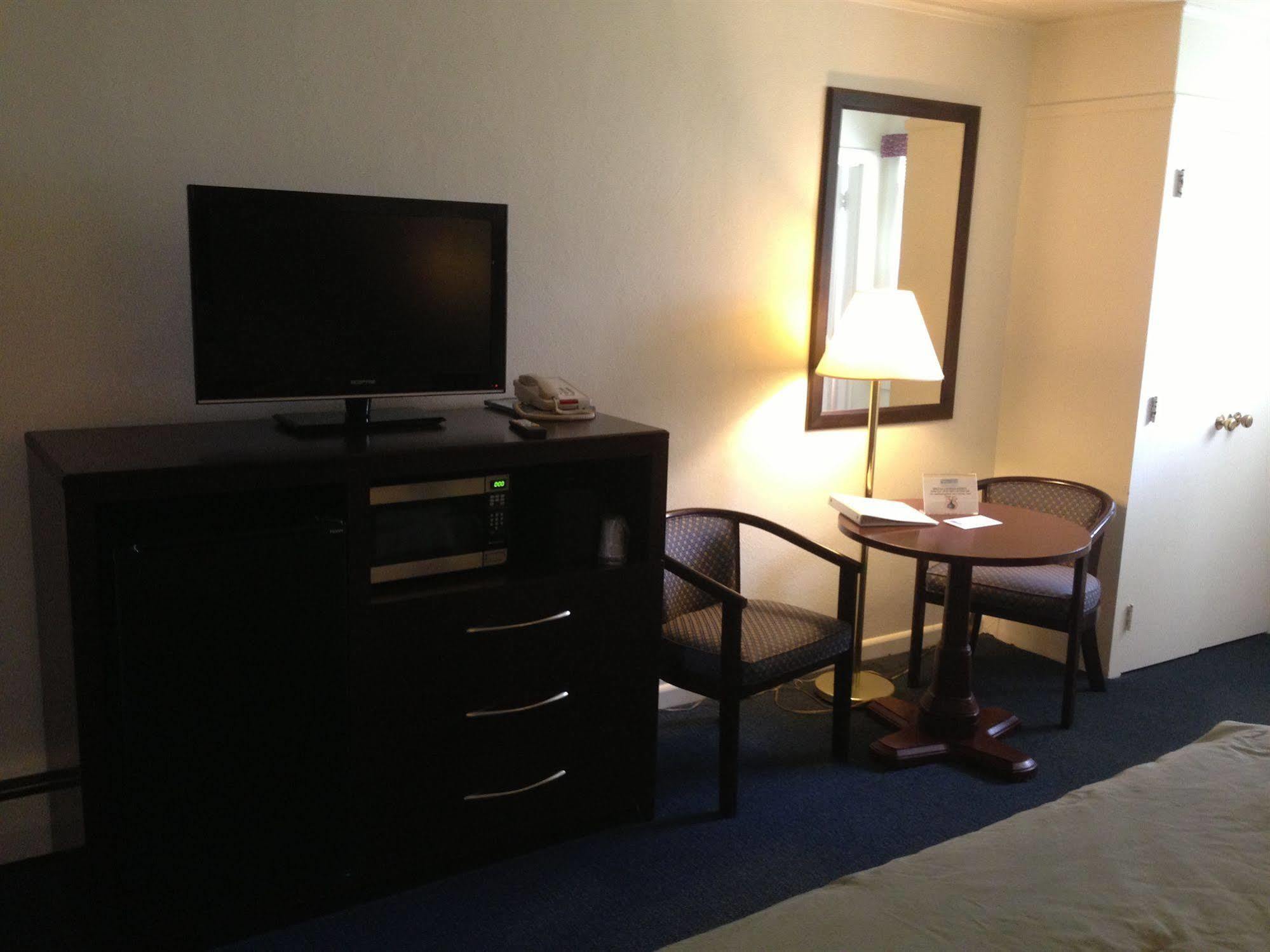 Berkshire Inn Питсфийлд Екстериор снимка