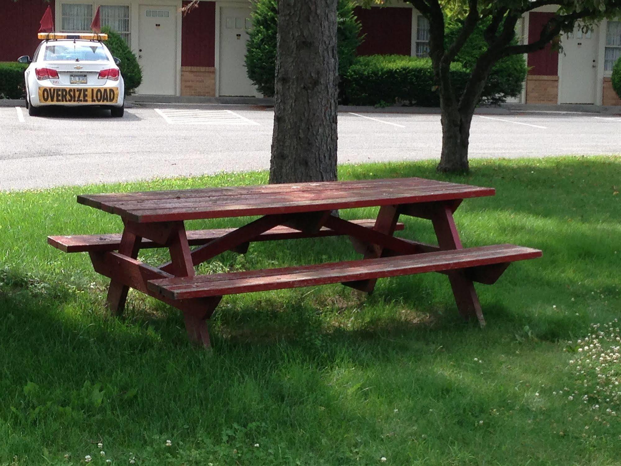 Berkshire Inn Питсфийлд Екстериор снимка